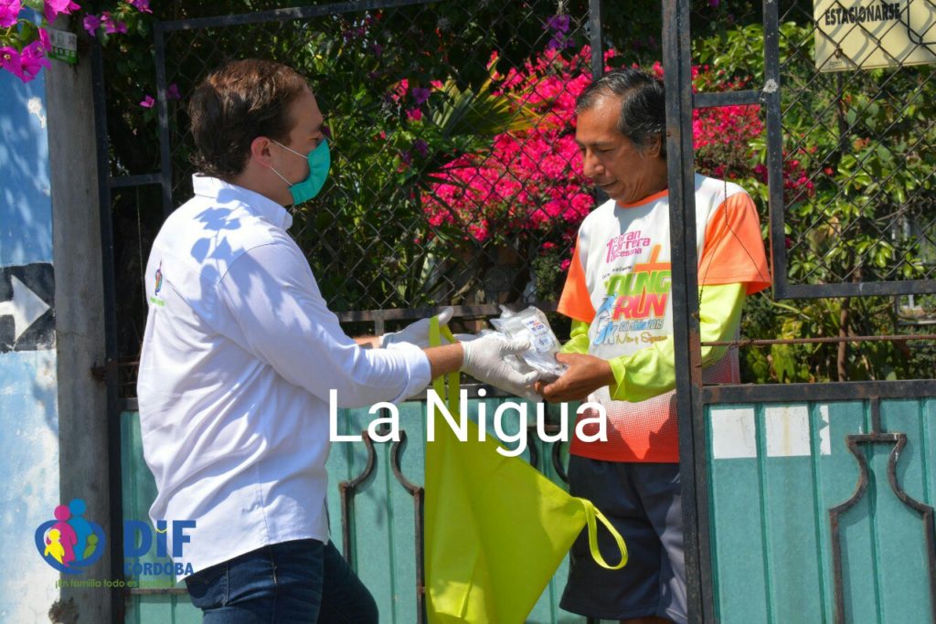 Presidente del DIF, Isaac Luz López, entregó kits de higiene en Santa Margarita