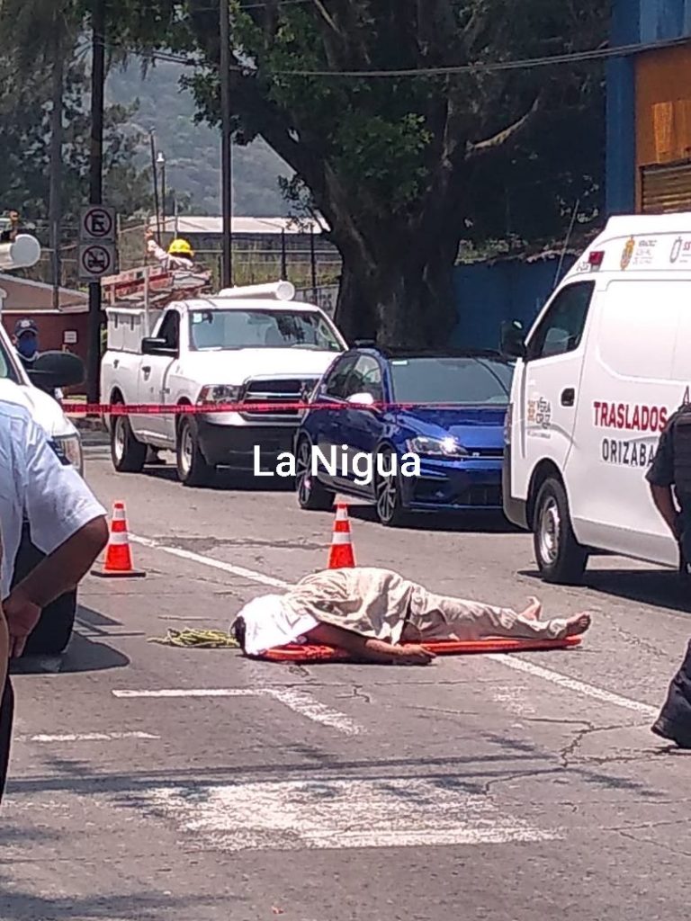 Fallece trabajador de CFE cuando realizaba su trabajo.