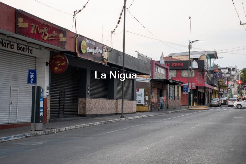 En Córdoba, mantienen operativo para vigilar que bares y cantinas permanezcan cerrados