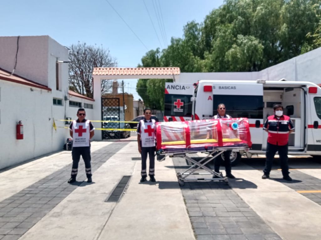 Presenta capsula para traslado de pacientes infecto-contagiosos