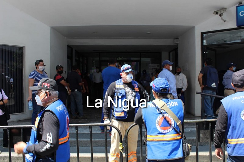 Por hacer caso omiso a recomendaciones durante pandemia clausuran sucursal de Banamex