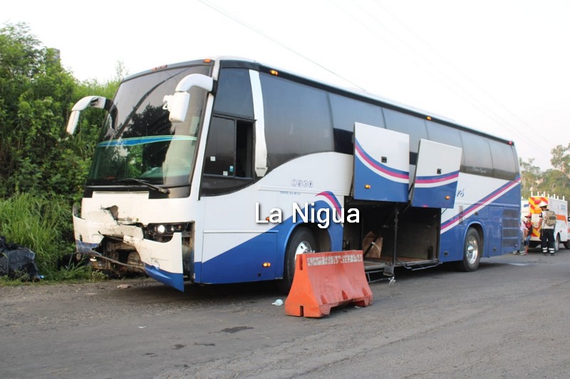 Chofer se duerme al volante y choca