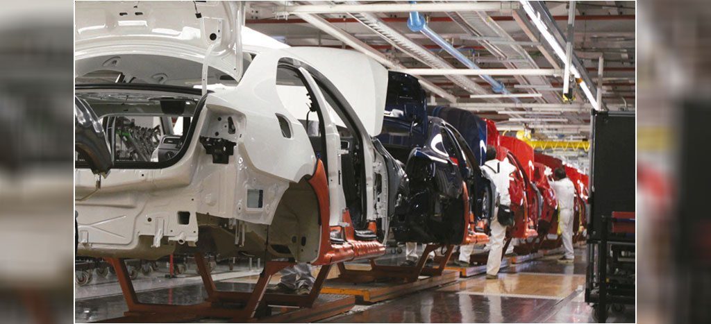 Industria automotriz urge a la 4T a que dé fecha de reapertura de plantas