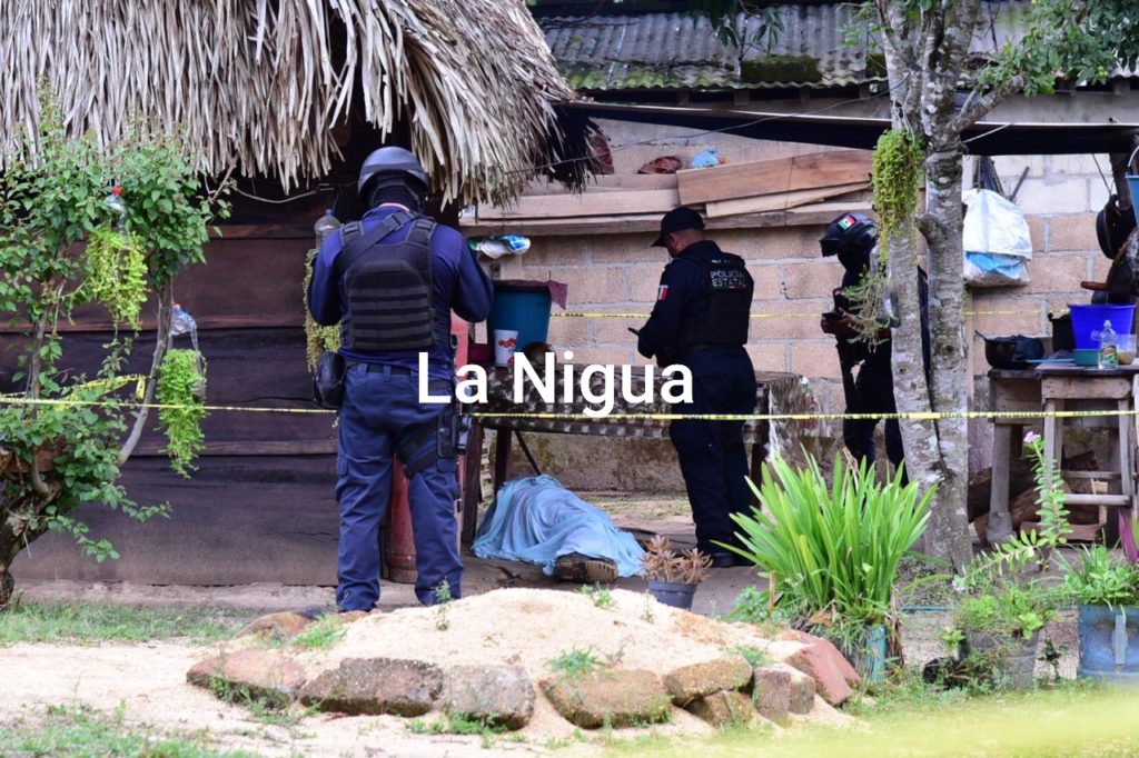 Ejecutan de 7 disparos a campesino en localidad de Sayula de Alemán; lo acusan de roba vaca.