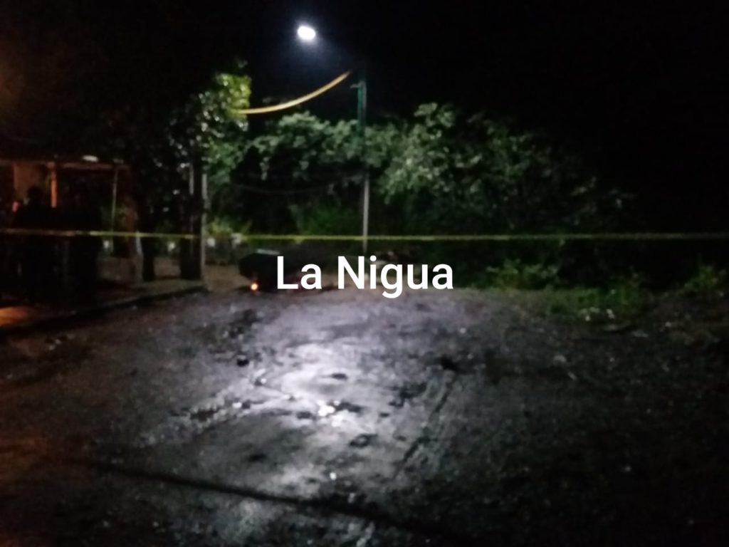 Asesinan a mujer dentro de su casa en Tomatlán.