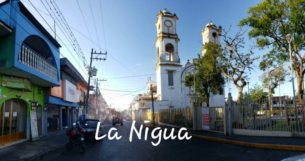 Por alto riesgo de contagio, sanitiza Ayuntamiento de Córdoba zona comercial