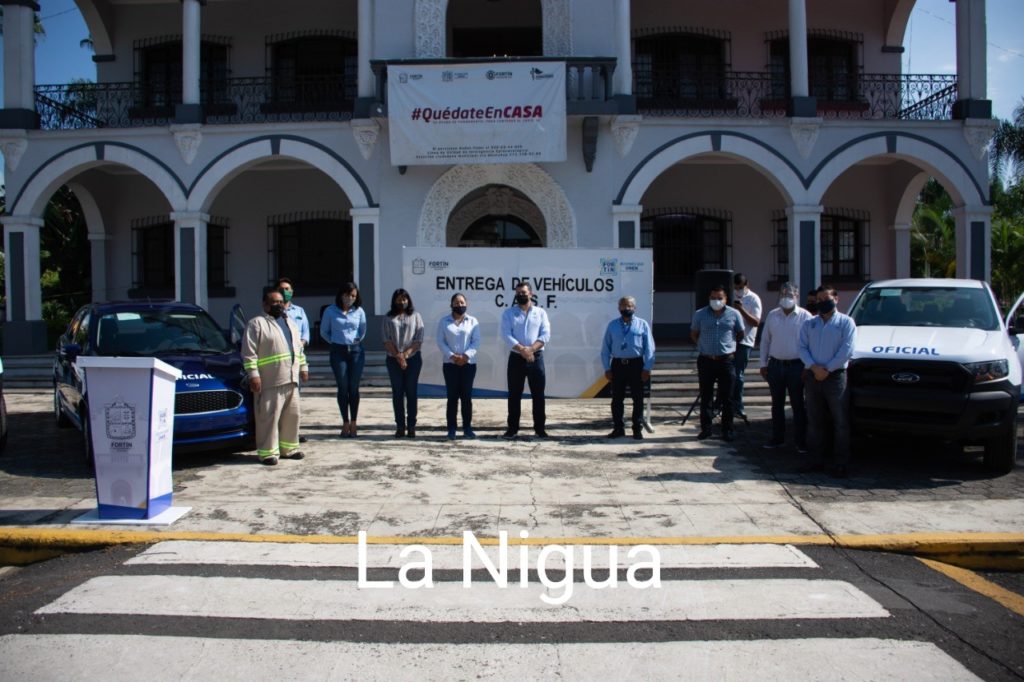 Toño Mansur entrega 4 vehículos nuevos a CASF Fortín –