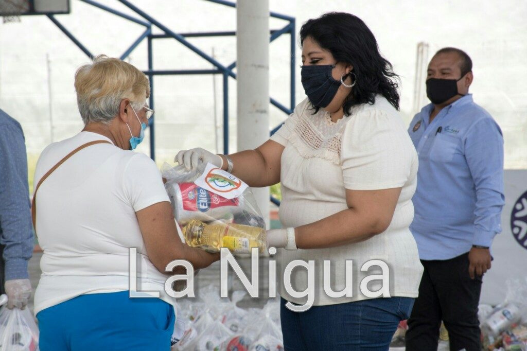 Trabajadores de bares y cantinas reciben segunda ronda de apoyos alimentarios por parte del Ayuntamiento de Córdoba