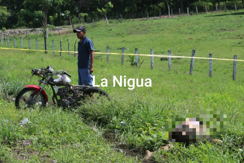 Muere pareja en accidente vial