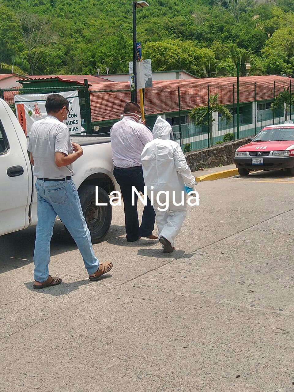 Piden trabajadores del IMSS-BIENESTAR insumos por contingencia del COVID 19 en Papantla!!! 1 AddText 07 03 10.14.50