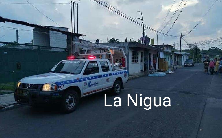 Consume fuego, muebles de una cuartería 1 AddText 07 13 10.45.24