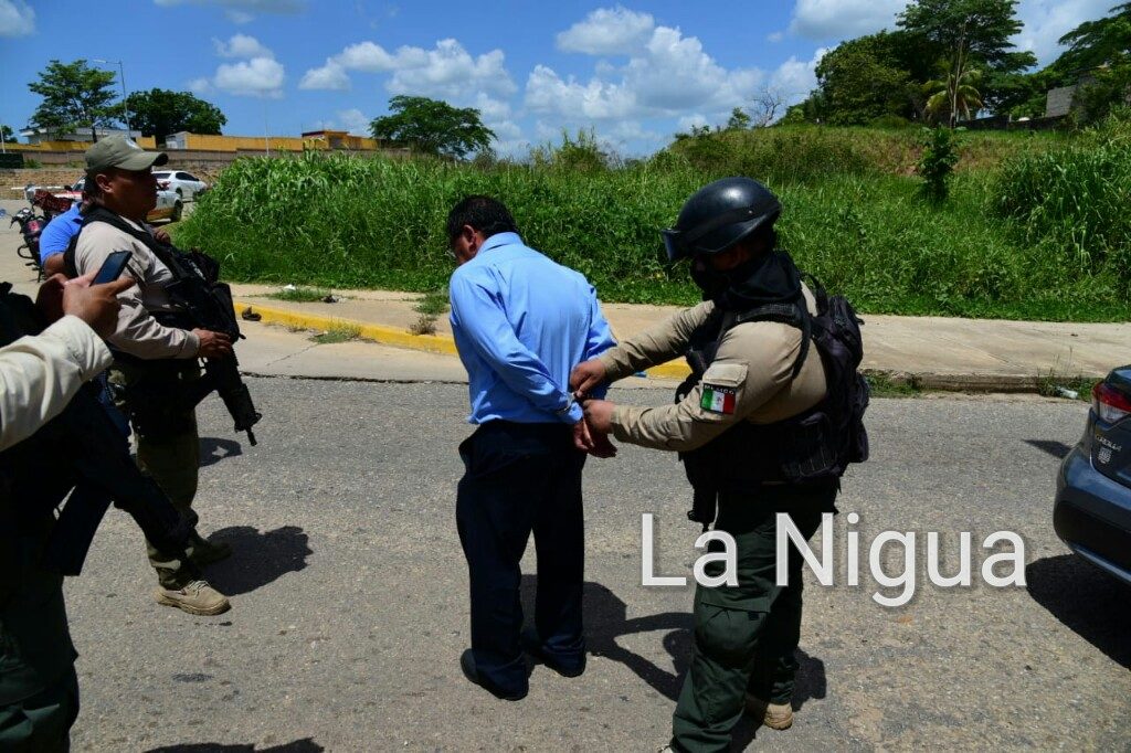 Radiólogo ebrio de Oluta casi mata a familia en accidente automovilístico