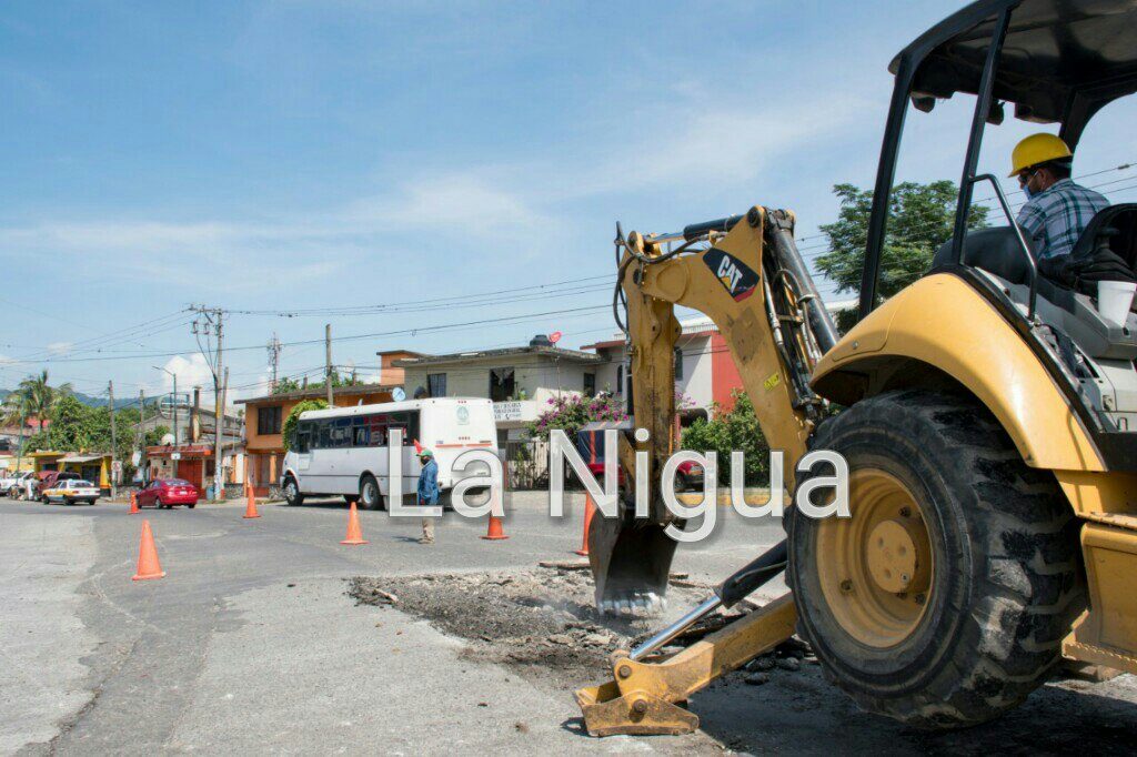 Renueva Ayuntamiento de Córdoba carpeta asfáltica en entronque a la Luz Francisco I. Madero