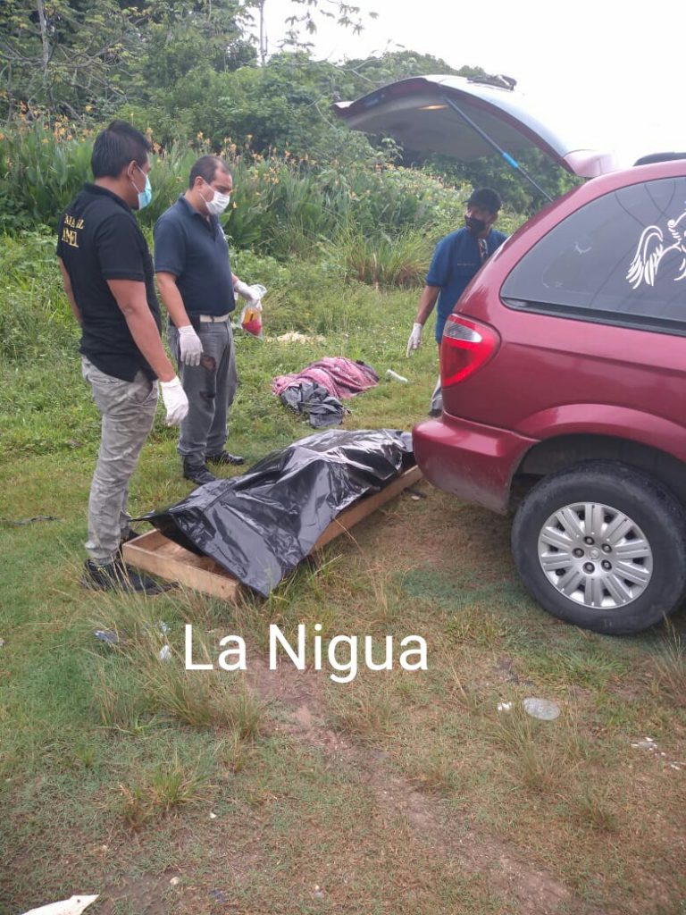 Encuentra a dos personas embolsadas en la carretera Cosoleacaque-Nuevo Teapa