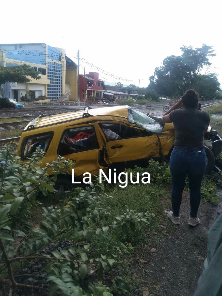 Se los lleva el tren: 2 muertos