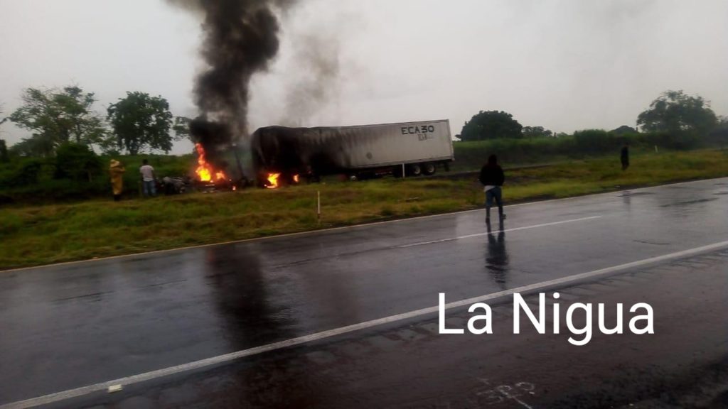 Se incendia Tráiler