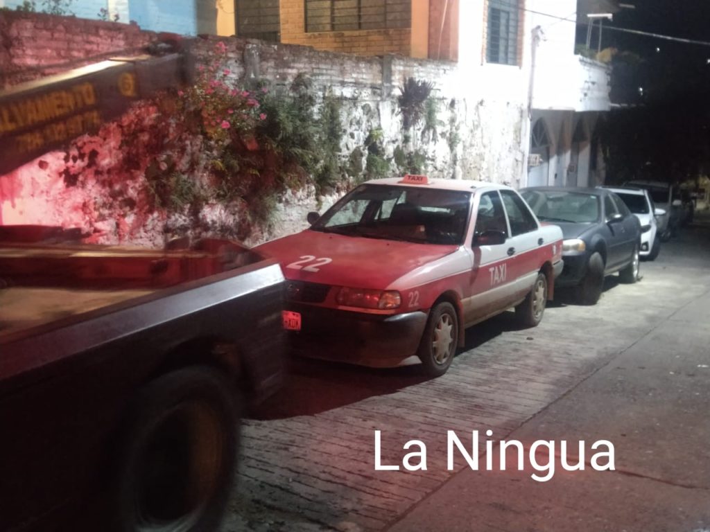 Localiza SSP a taxi, robado en Papantla!!!
