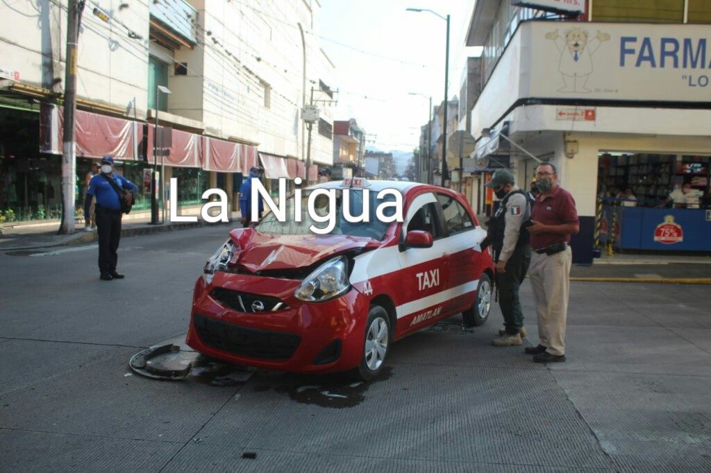 Aparatoso choque: 2 lesionados.