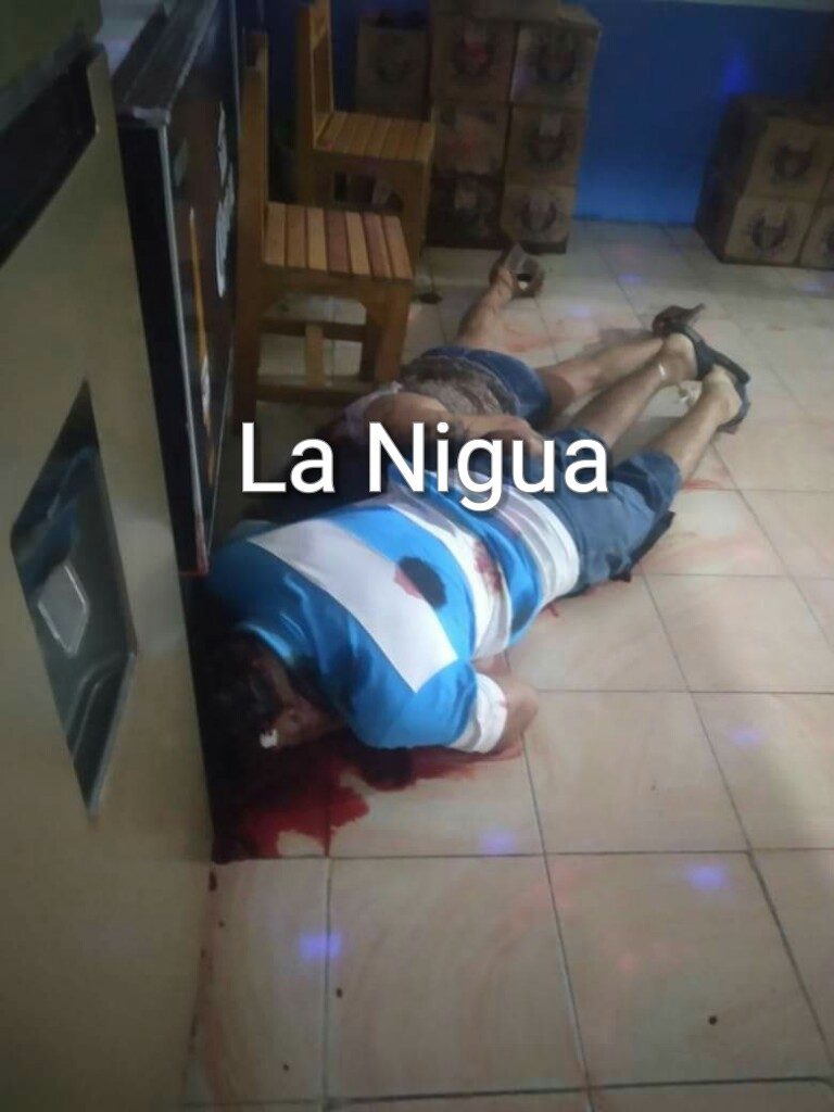 EJECUTAN A HOMBRE YMUJER EN BAR DE COATZA