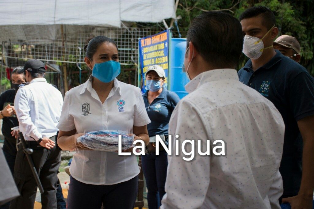Colaboran tianguistas de Fortín con donación de cubrebocas para la ciudadanía
