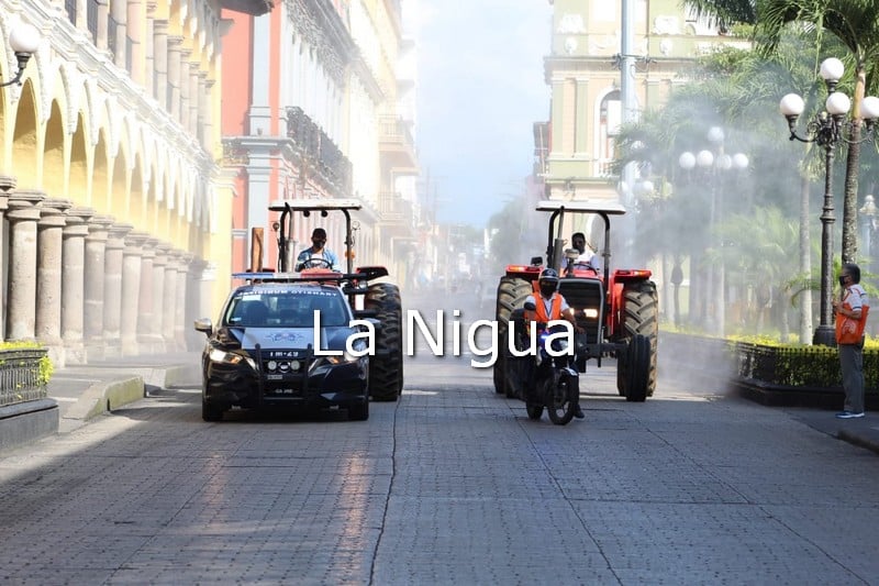 Sanitiza Ayuntamiento de Córdoba zona comercial del municipio