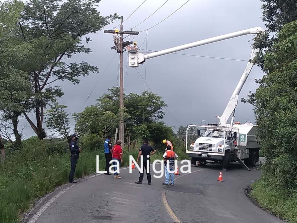 AUXILIA PC Y POLICÍA A CONDUCTORES 4 20200917 182921