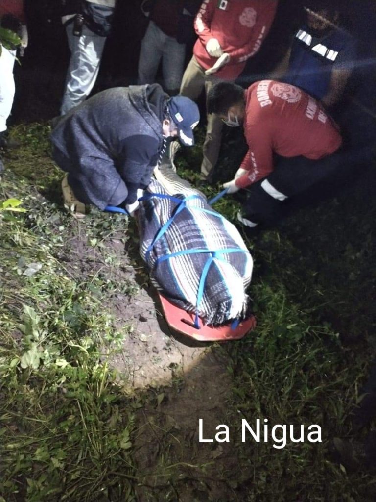 Hayan cadáver en un barranco