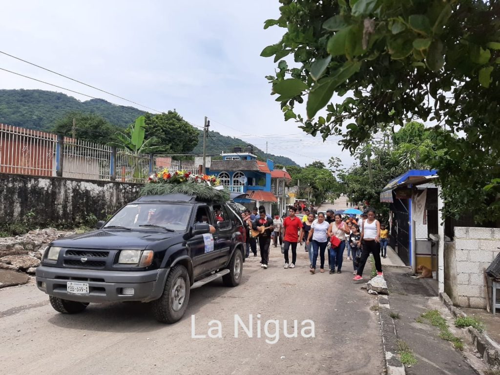 Con mariachi, Familiares y Amigos le dan el último adiós a Periodista asesinado