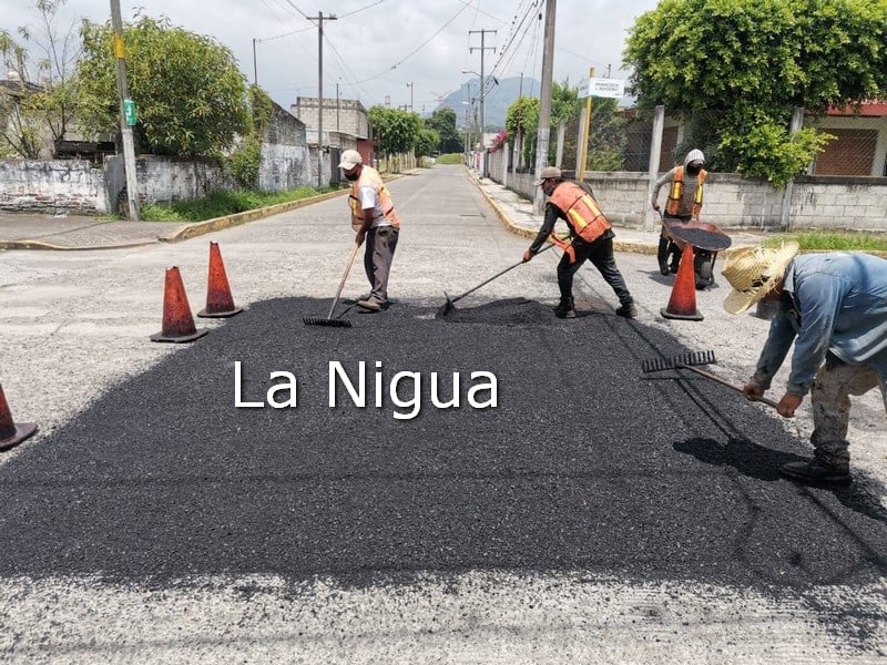 Continúa programa de bacheo en vialidades de Ixtaczoquitlán