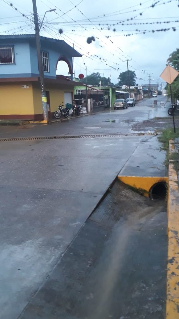 Fuerte chubasco en Tepatlaxco