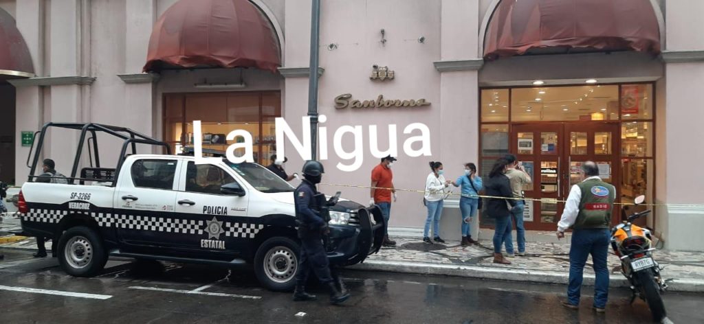 Saquean Sanborns en Veracruz