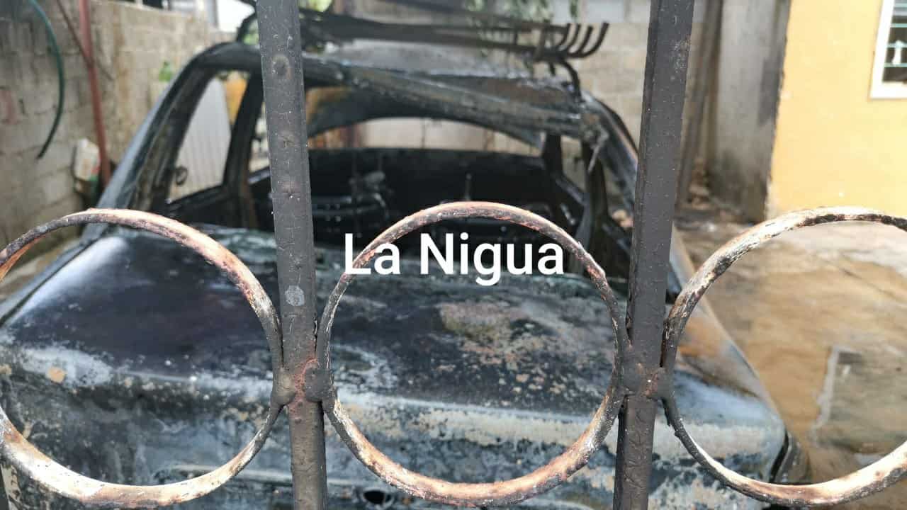 Se incendia vehículo en Las Choapas. 1 20210331 2318346606401789259797135