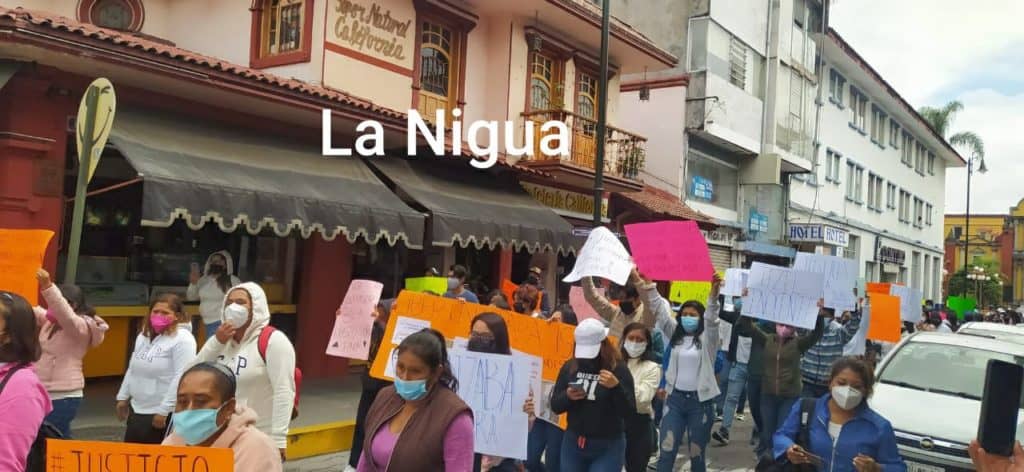 Con marcha familiares y amigos de 5 detenidos exigen su liberación.