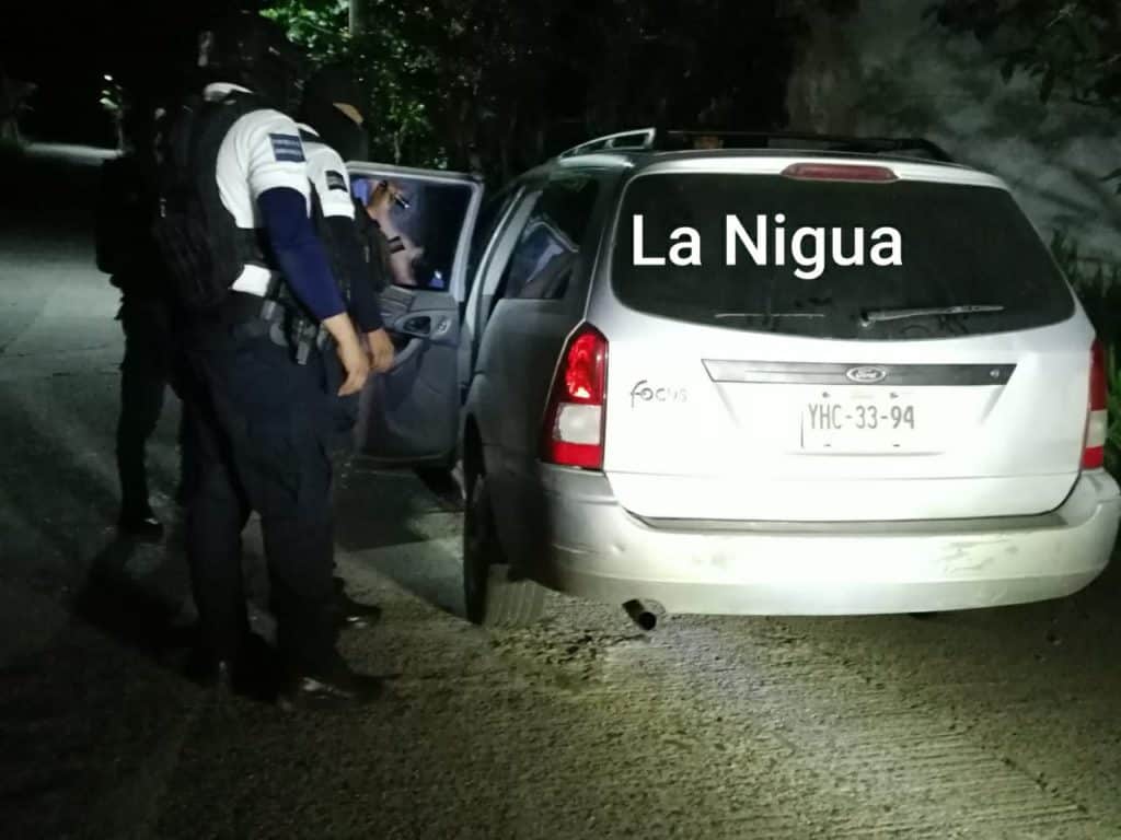 Provoca aparatoso accidente y le aseguran una arma de fuego y cartuchos en Papantla
