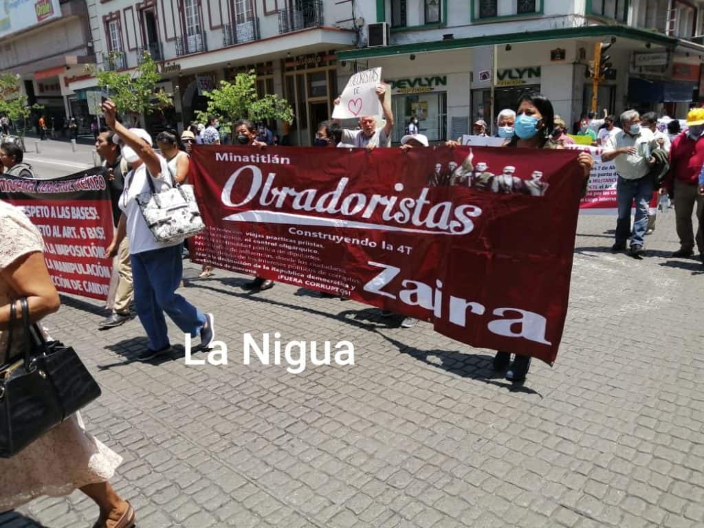 Morenistas realizan marcha “Por la transparencia”