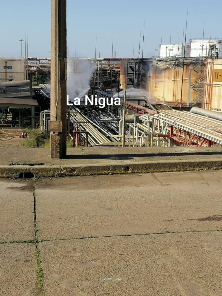 Así amaneció este jueves el área siniestrada en la refinería de Minatitlán