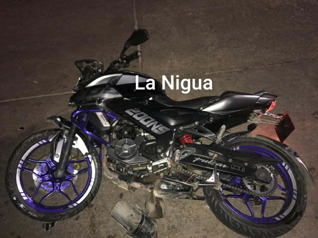 Encontronazo entre taxi y moto; 1 herido 1 20210408 2215115460817496808291559