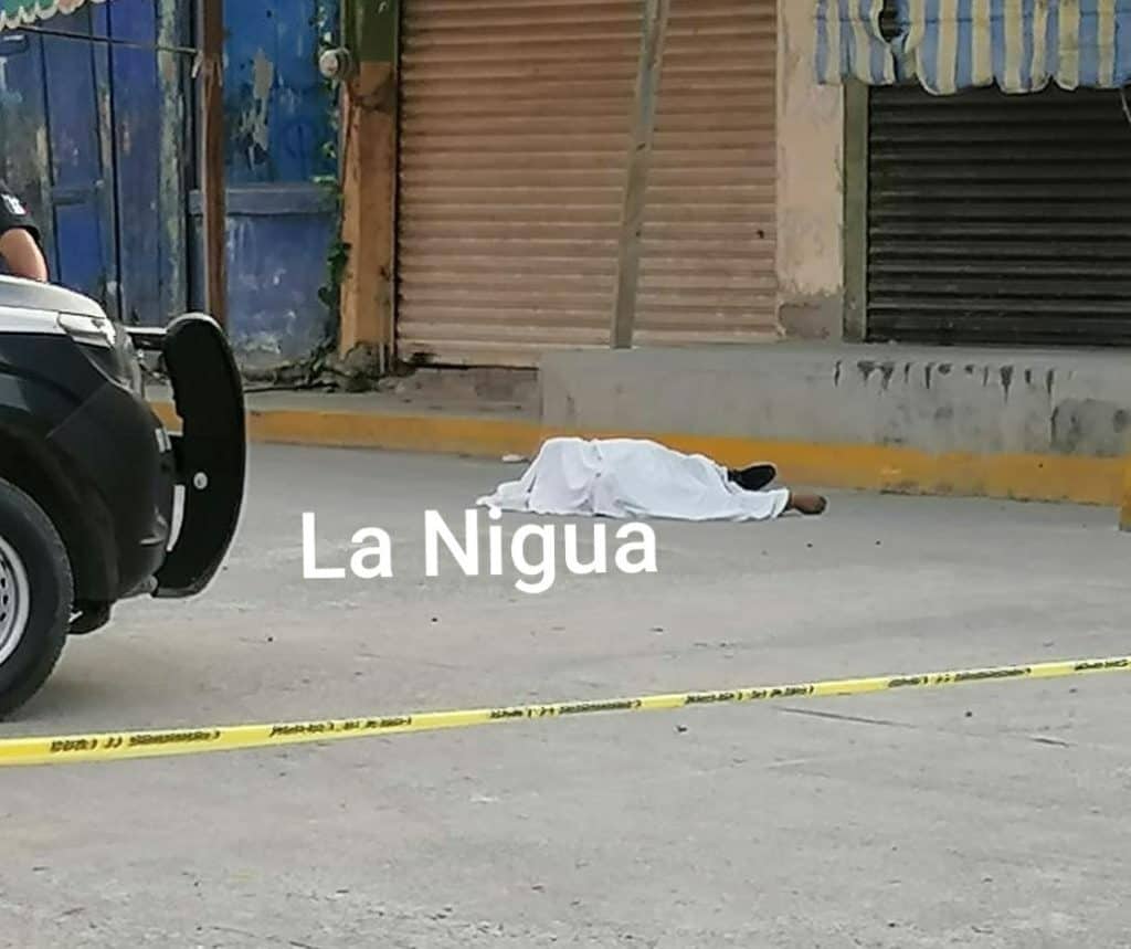 Acribillan a vendedor de pollos en Álamo 2 20210423 1422454308234580555444457