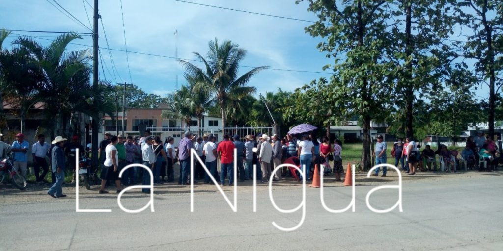 Vuelven a tomar Palacio Municipal de Uxpanapa