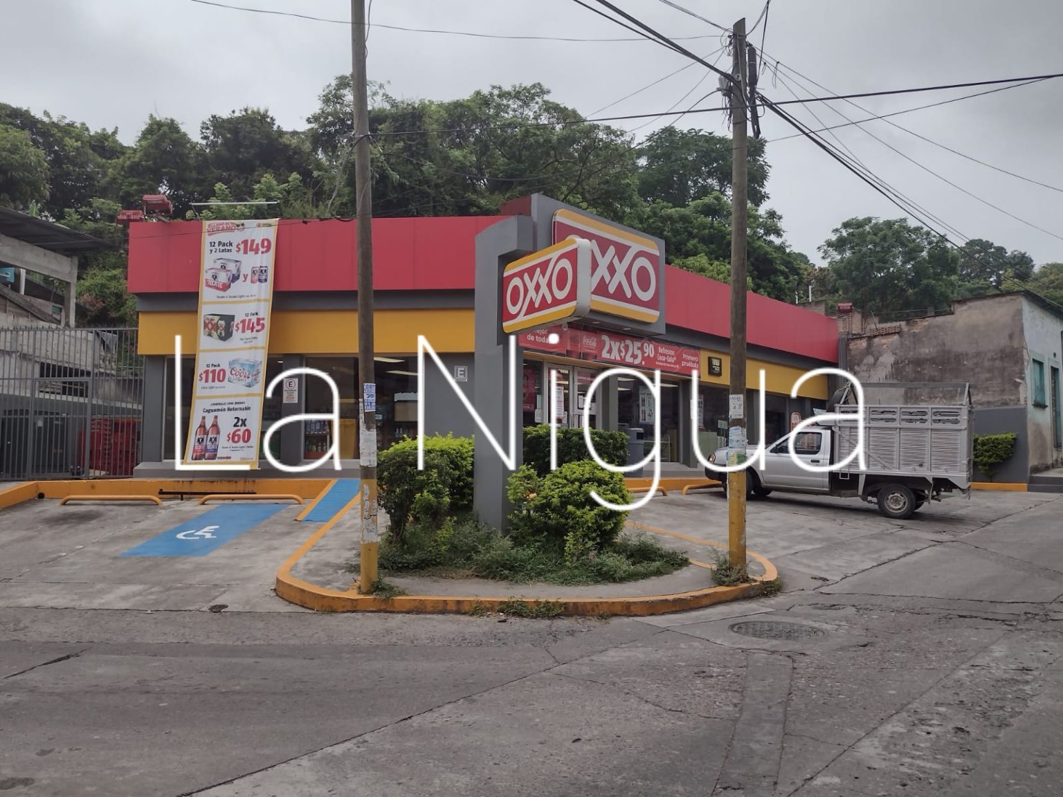 Violento atraco a trabajadores de un OXXO en Papantla