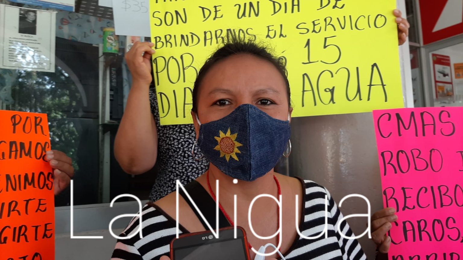 Se manifiestan integrantes de Renovación Veracruzana para exigir se restablezca servicio de agua