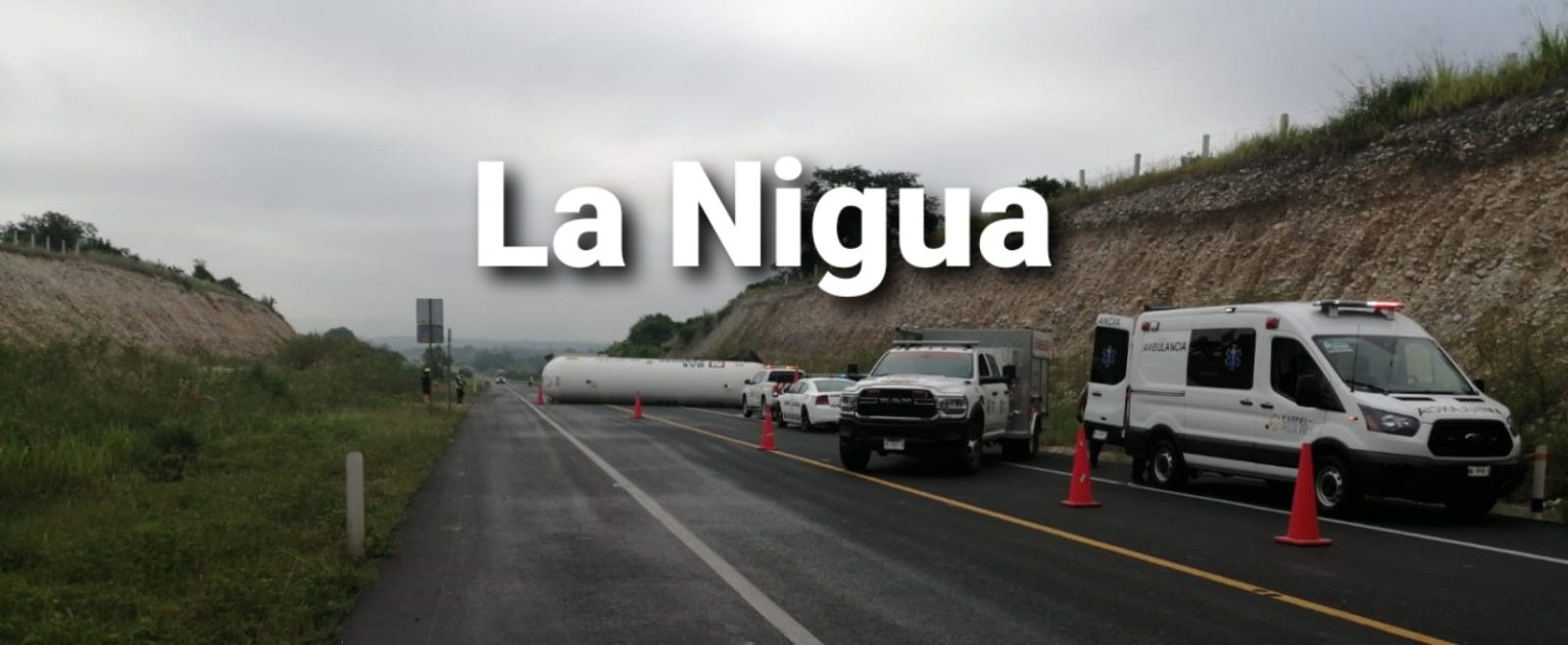 Se desprende segundo remolque transportador de GAS LP en Papantla