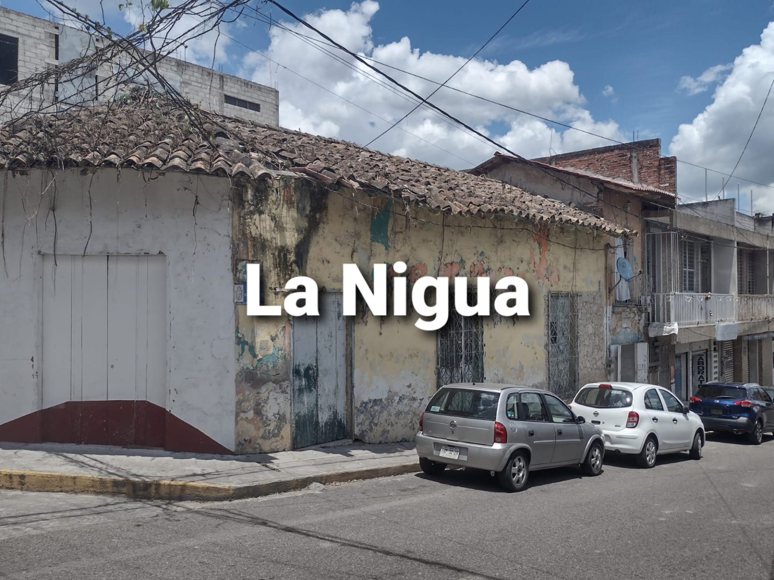 Marcado deterioro por abandono, casa histórica en Papantla