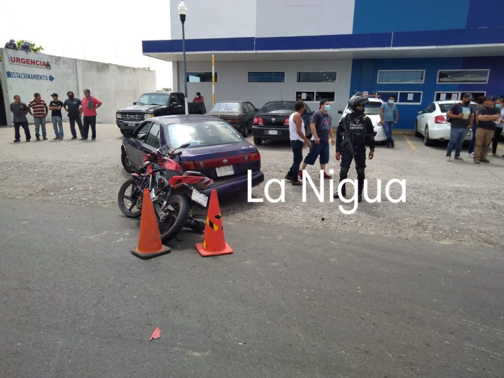 Imprudente conductor, casi provoca una tragedia en Martínez de la Torre