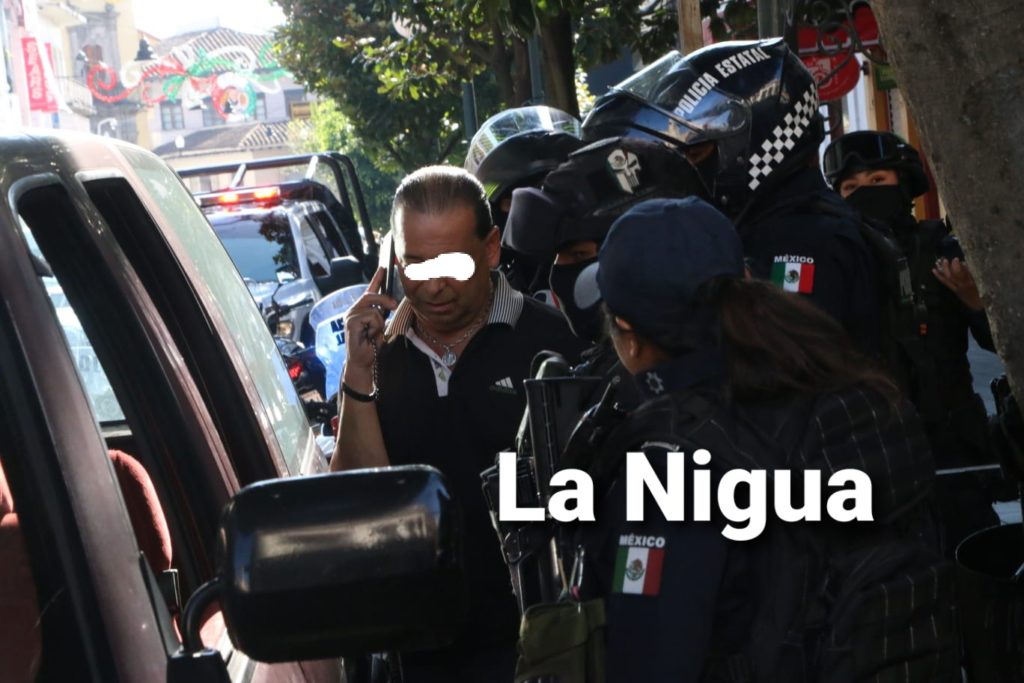 Detienen a sujeto armado en centro de Xalapa.