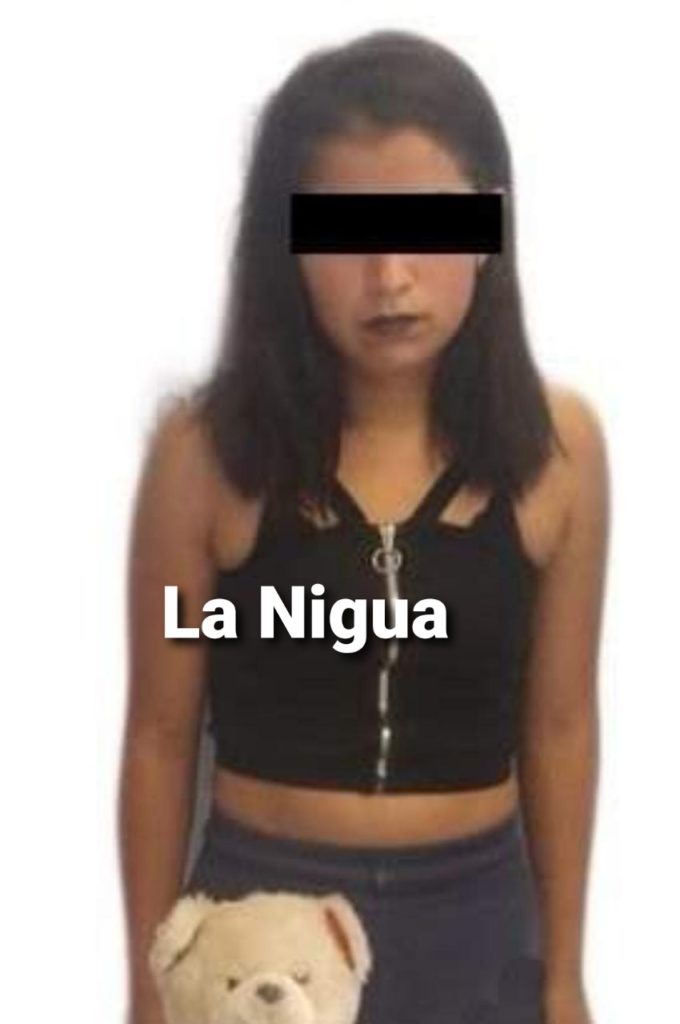 Detienen a joven con droga oculta en un oso de peluche