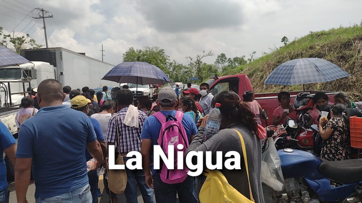 Por segundo día, bloquean la carretera Papantla-Gutiérrez Zamora