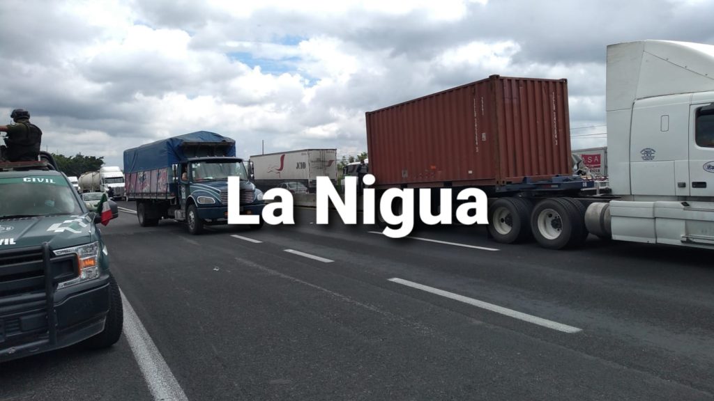 Tras 4 horas resistencia civil "Chucho el Roto" retira bloqueo de carretera 1 20210923 144105
