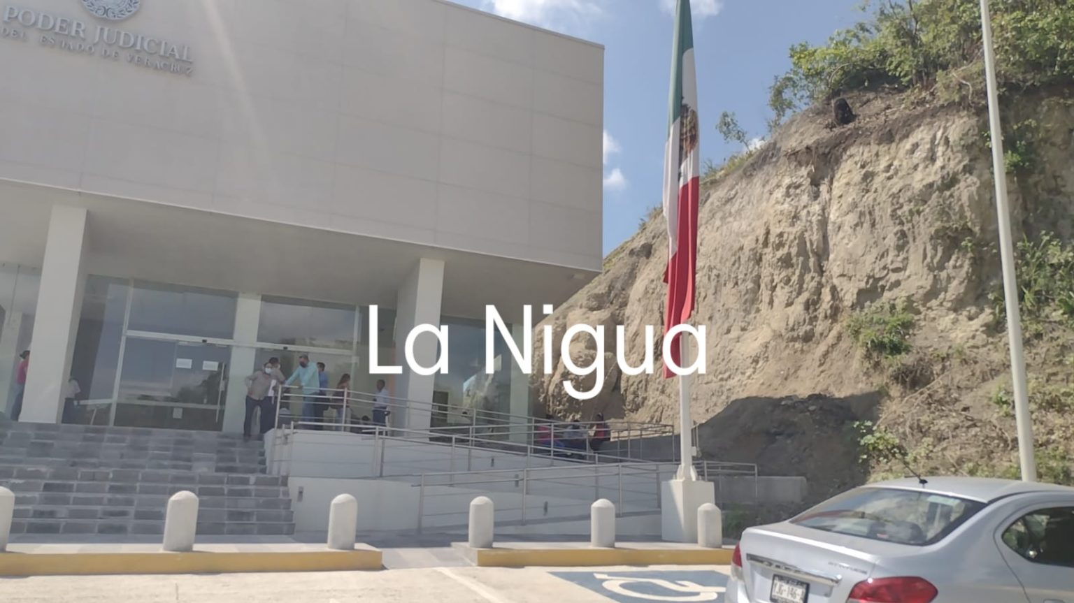 Podría colapsar, cerro conlindante con la Ciudad Judicial en Papantla