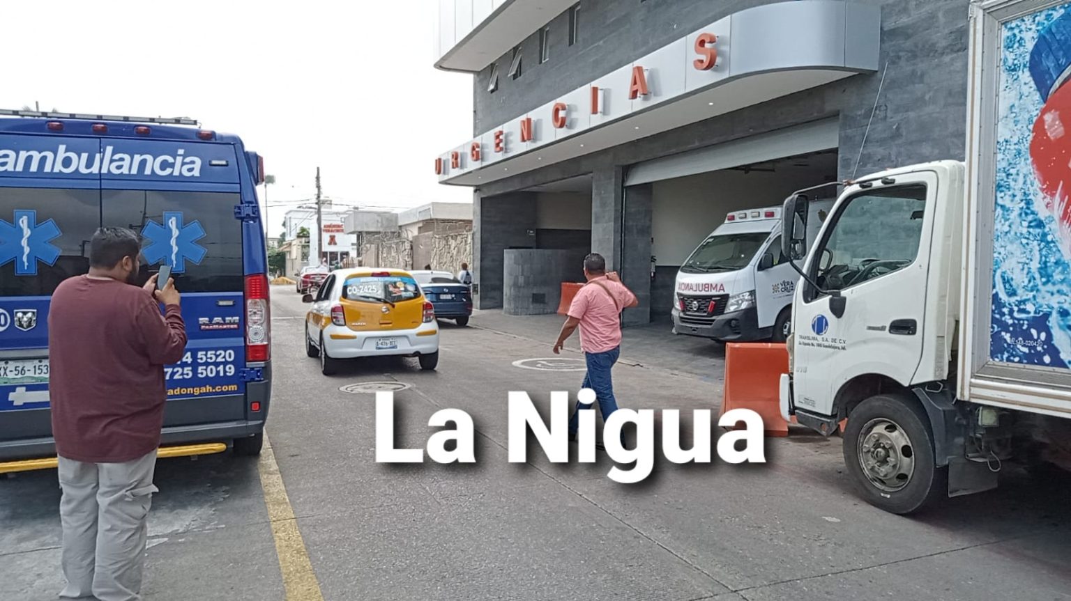 Balean a padre e hijo.